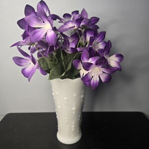 Vintage MCM Anchor Hocking Milk Glass 7" Vase w Teardrop+ Pearl Pattern